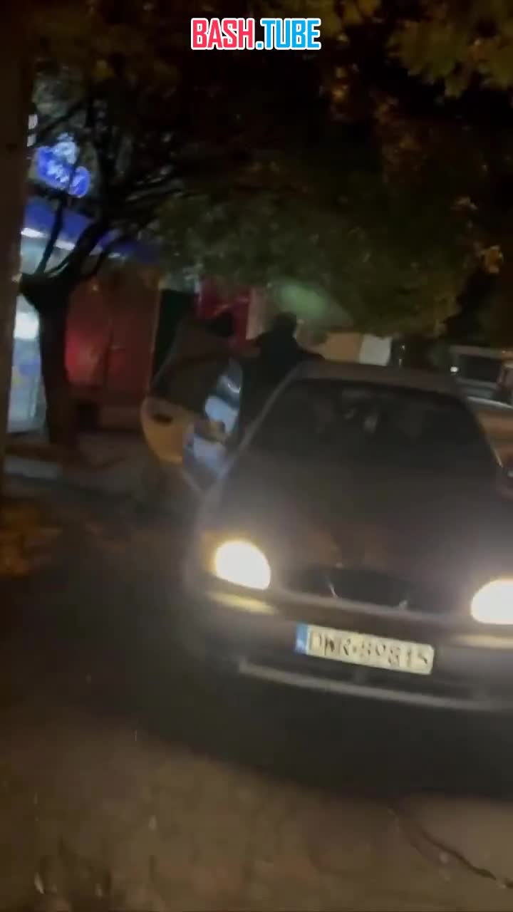  В Харькове сотрудники ТЦК пытались затащить мужчину в свой автомобиль, однако вмешались прохожие