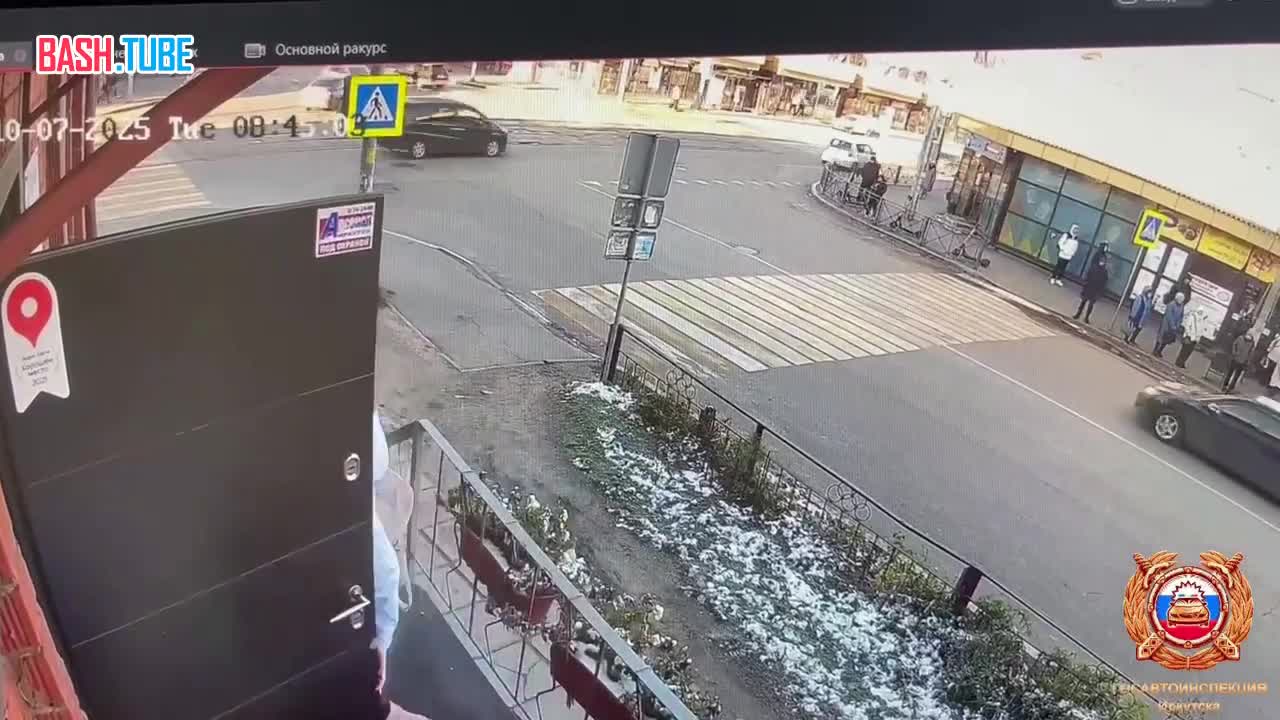  В Иркутске пьяный автомобилист без прав уходил от полицейской погони и устроил ДТП на перекрестке