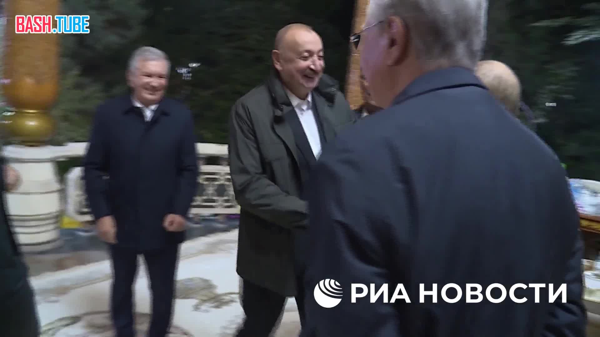  Путин и Алиев обнялись после переговоров в Душанбе