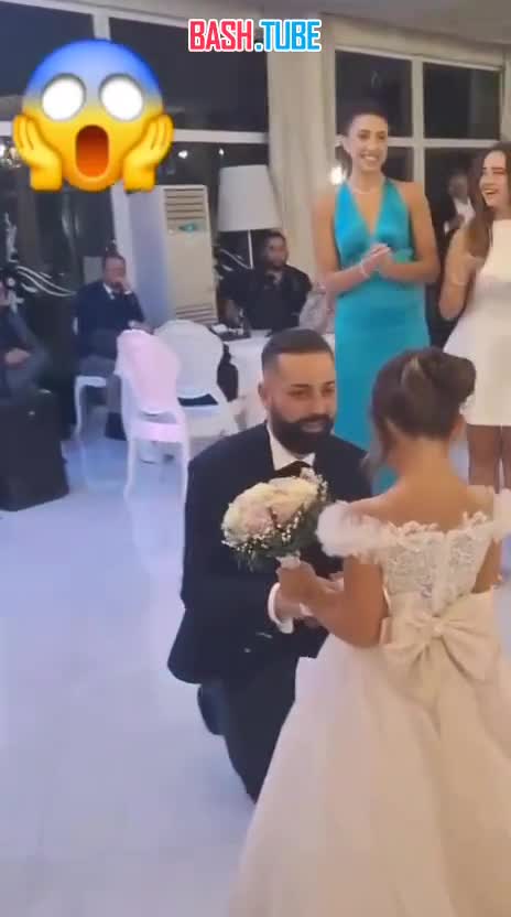  Их нравы: В Пакистане прошла очередная свадьба 32-летнего мужчины с 7-летней девочкой