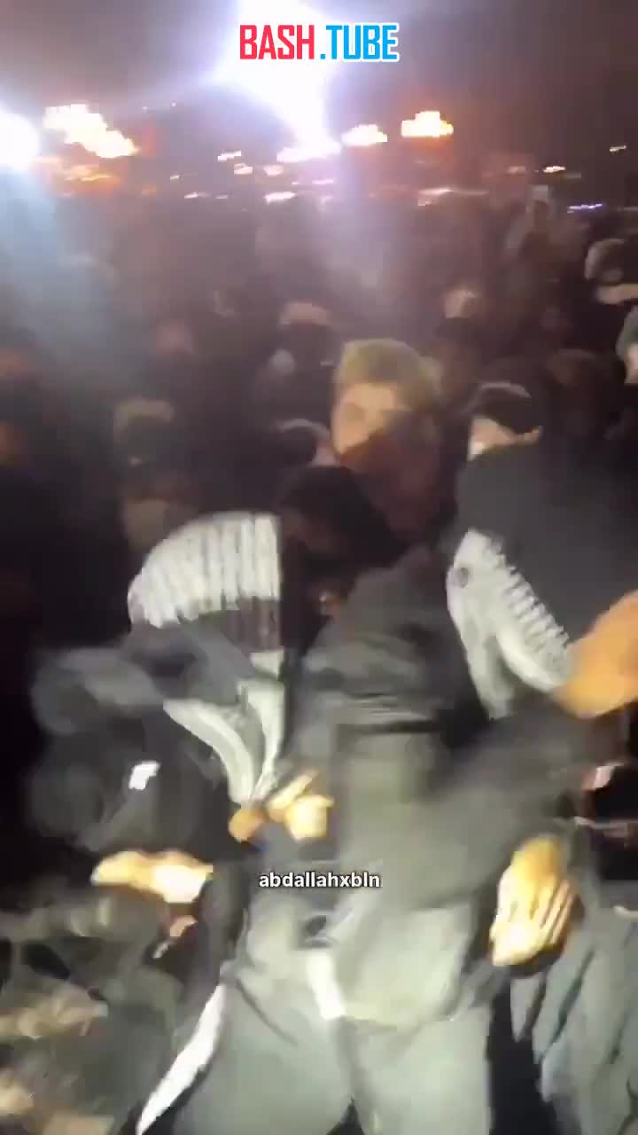  В Берлине полицейский заехал кулаком по лицу мусульманке в хиджабе