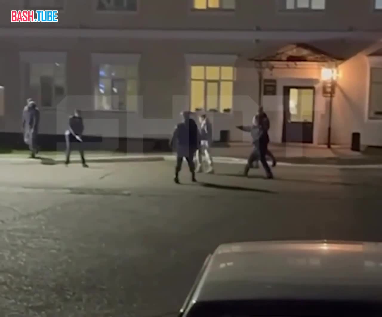  В Татарстане полицейские прострелили ногу пьяной женщине с ножом