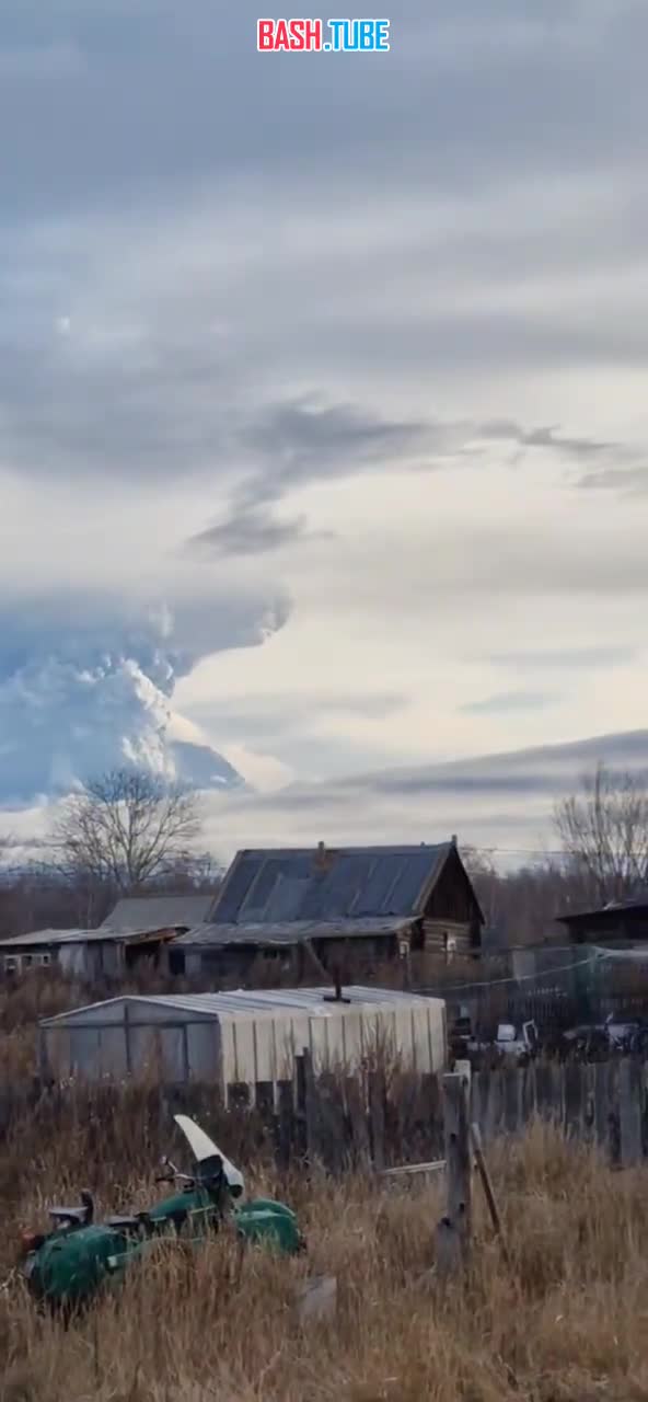  Вулкан Ключевской на Камчатке выбросил пепел на высоту семи километров