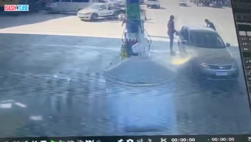  В Бразилии мужчина застрелил возлюбленную на заправке после того, как узнал, что она хочет расстаться