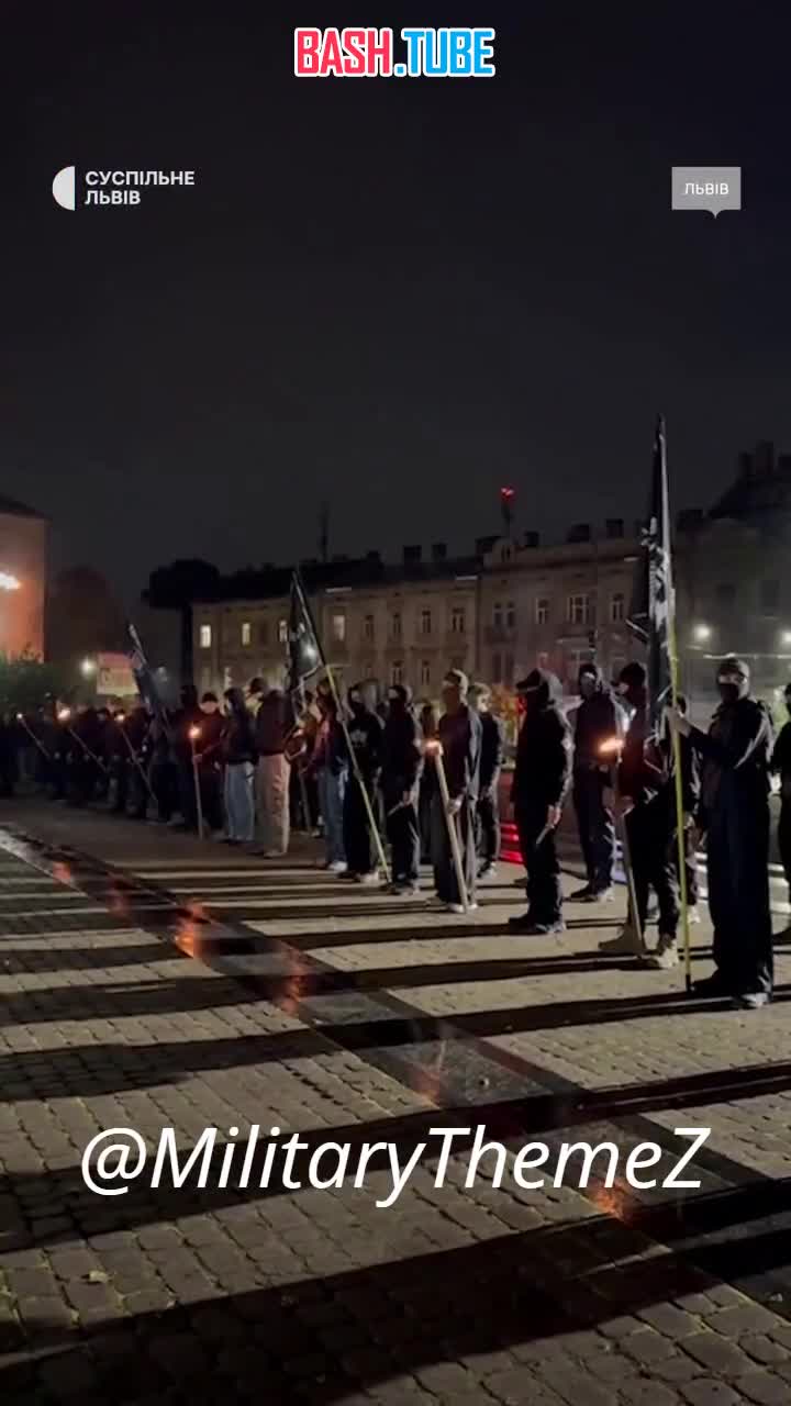  Во Львове прошла акция, приуроченная ко дню создания УПА с факельным шествием у памятника пособника гитлеровцев Бандеры
