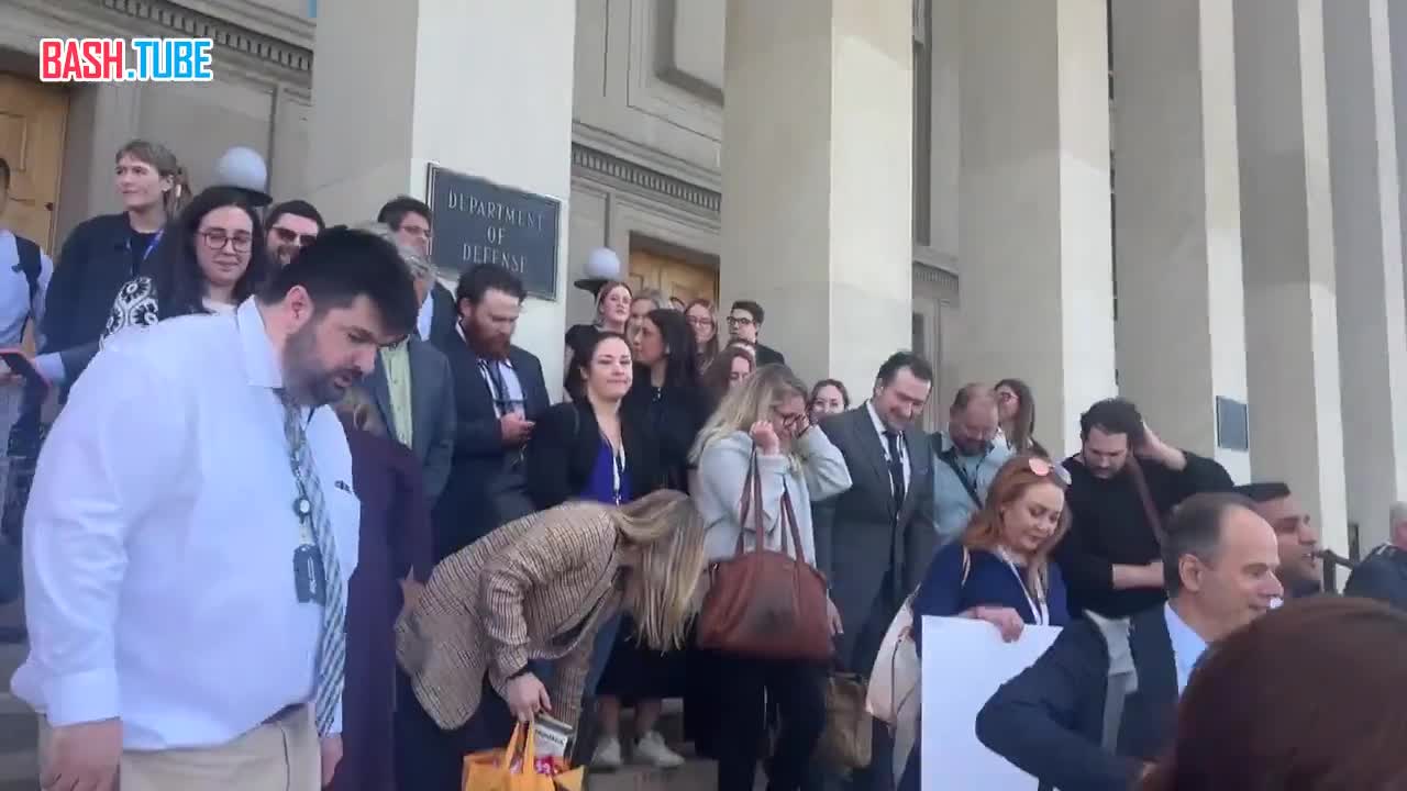  Сотрудники пресс-пула Пентагона от крупнейших изданий сдали бейджи, собрали вещи и покинули министерство