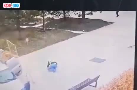  Стекло рухнуло с 50 этажа дома прямо на рабочего в одном из ЖК Москвы