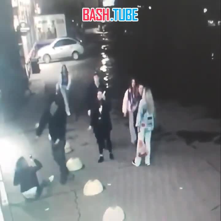  В Ижевске толпа молодых людей жестоко избила женщину-инвалида за просьбу не шуметь у подъезда