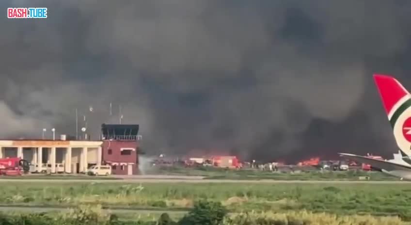  Мощный пожар вспыхнул в аэропорту столицы Бангладеш - власти приостановили полеты