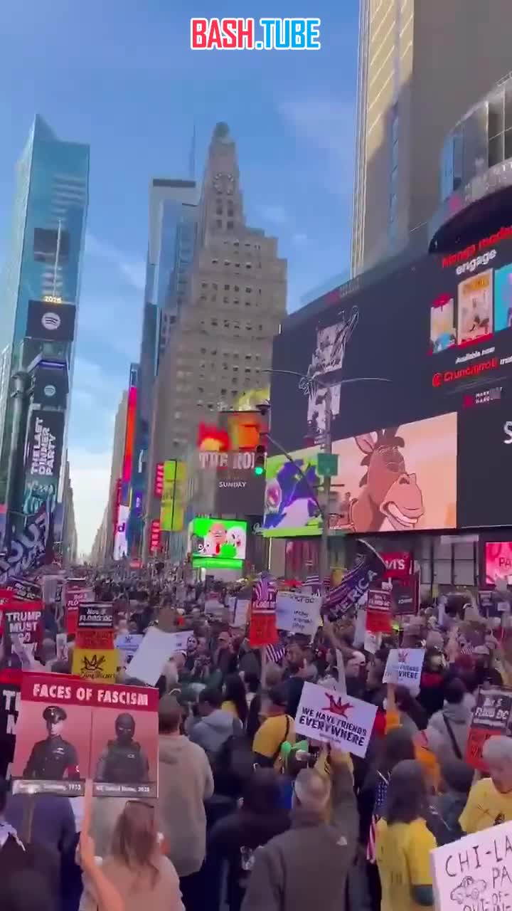  В США миллионы людей вышли на акции протеста против Трампа