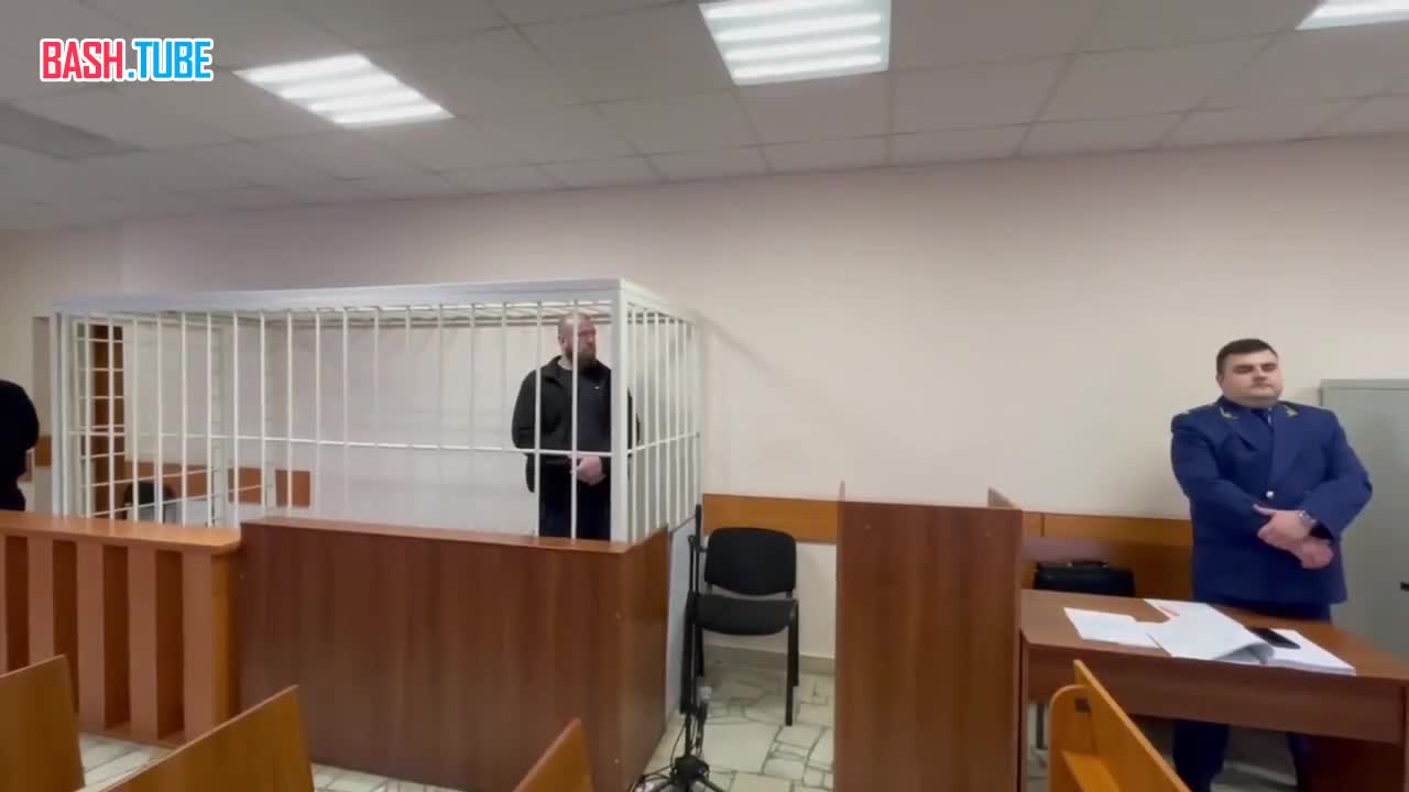  Мужчине, который избил жену, а потом выбросил с балкона 5 этажа на глазах 4х-летнего ребенка осудили