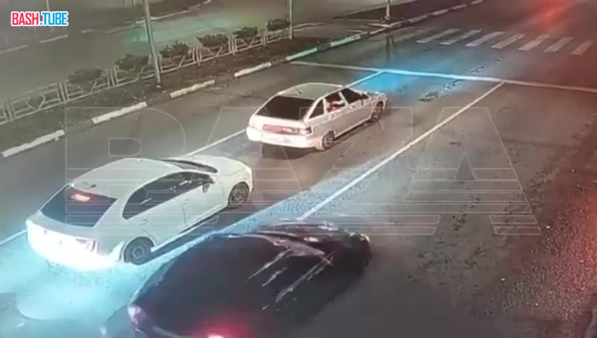  В Самаре толпа мужчин избила водителя прямо на дороге и скрылась