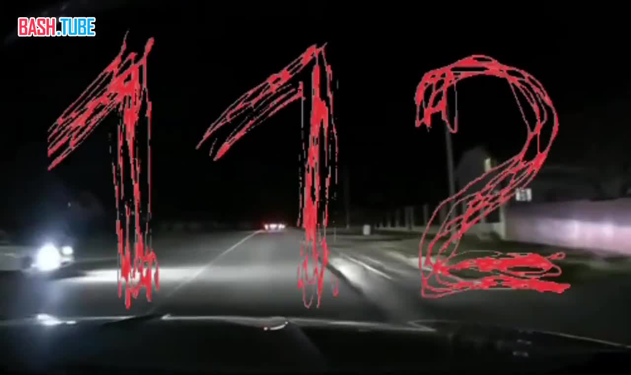  Подросток чуть не погиб под колесами авто, гоняя на питбайке