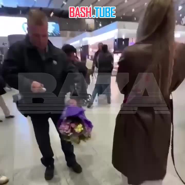  В Пулково на пассажира напали и во время драки украли сына