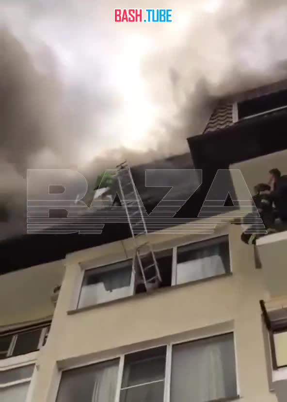  В Сочи девушка чудом спаслась с полыхающей мансарды