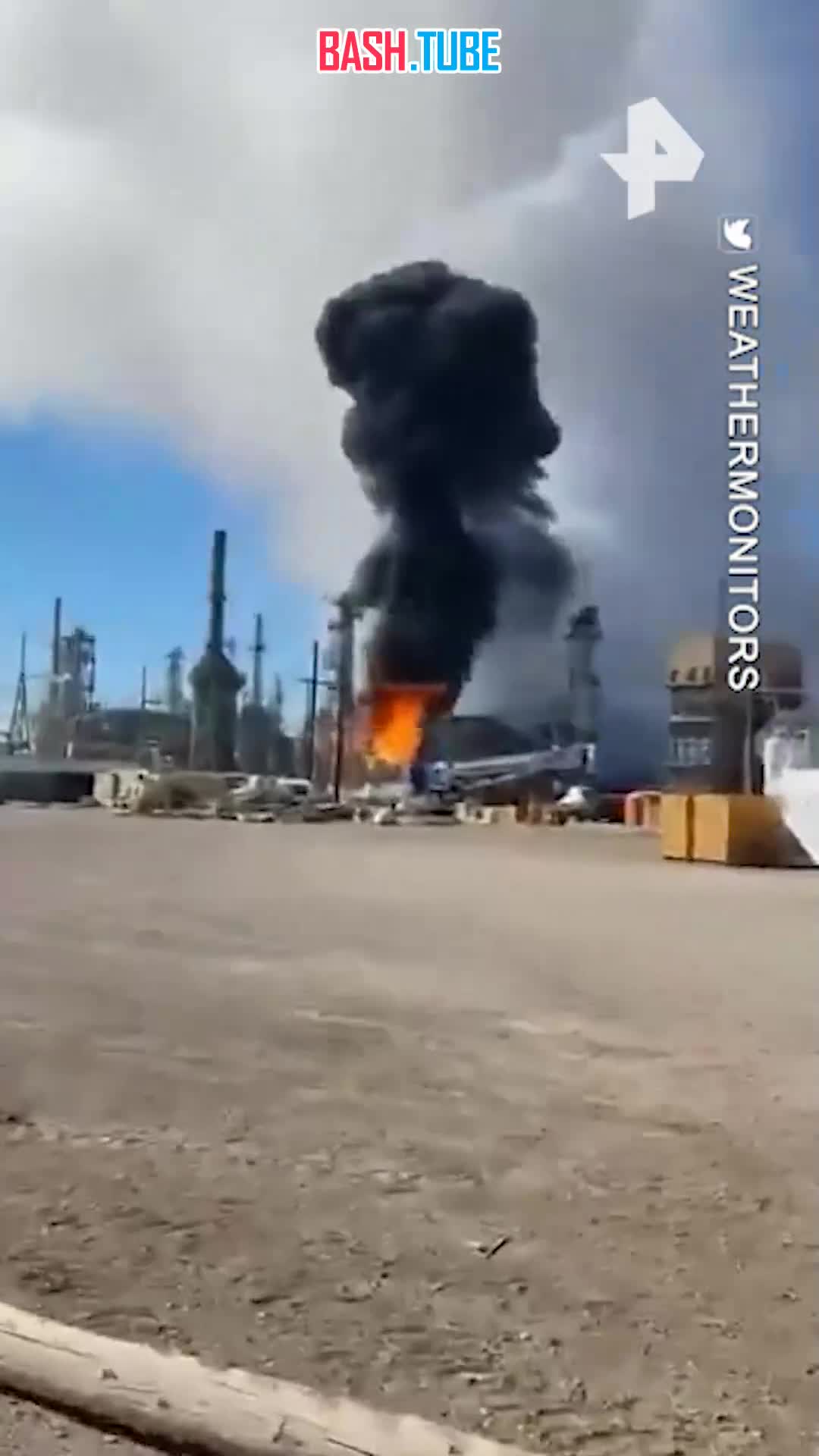  Взрыв произошел на нефтеперерабатывающем заводе в Нью-Мексико в США, сообщает Mirror