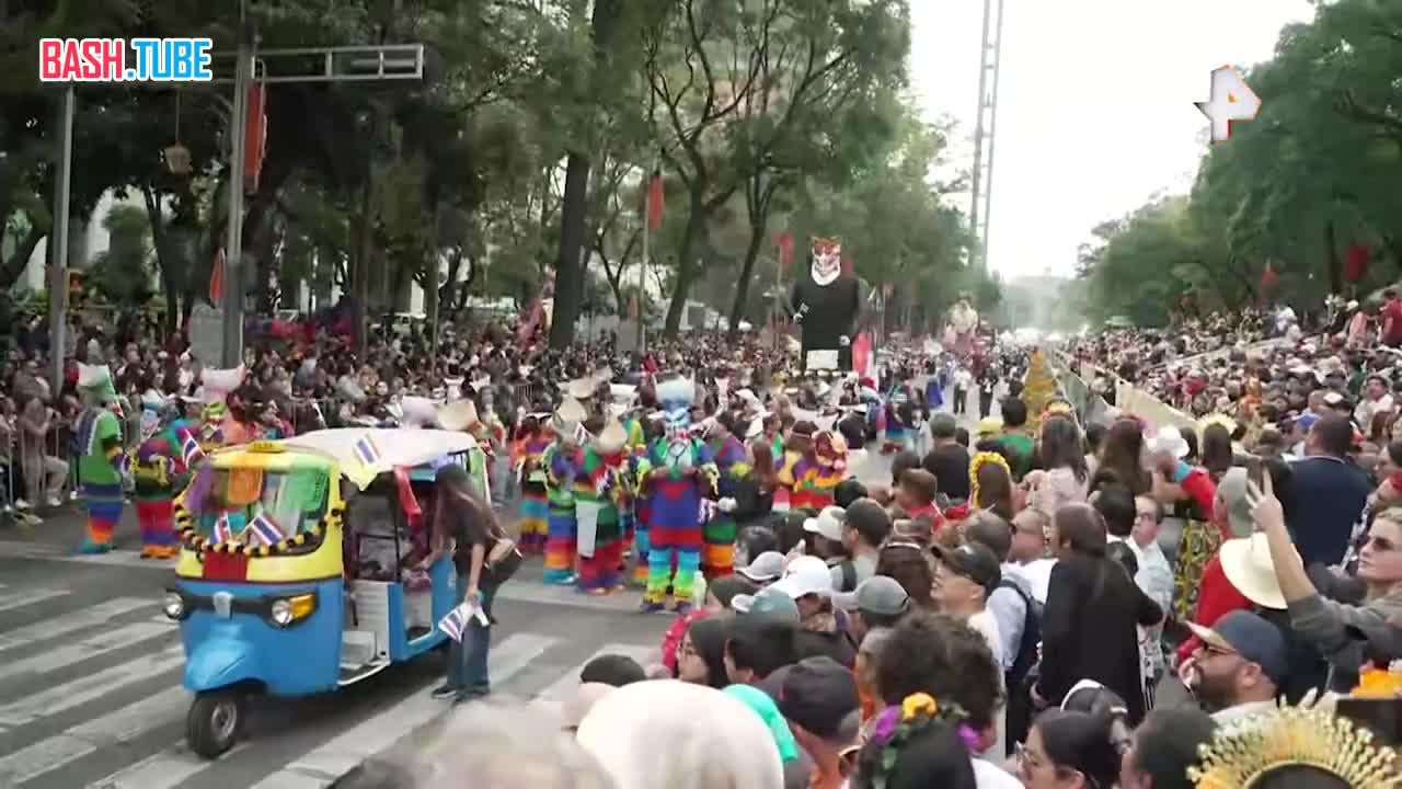  Скелеты на улицах: День мертвых отмечают в Мексике и мексиканских общинах в США