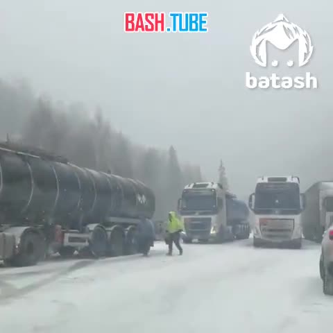  Фуры встали на трассе Уфа - Белорецк