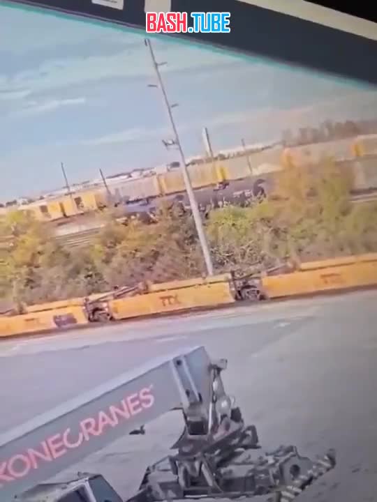  По меньшей мере три человека погибли, 11 получили ранения в результате крушения грузового самолета UPS