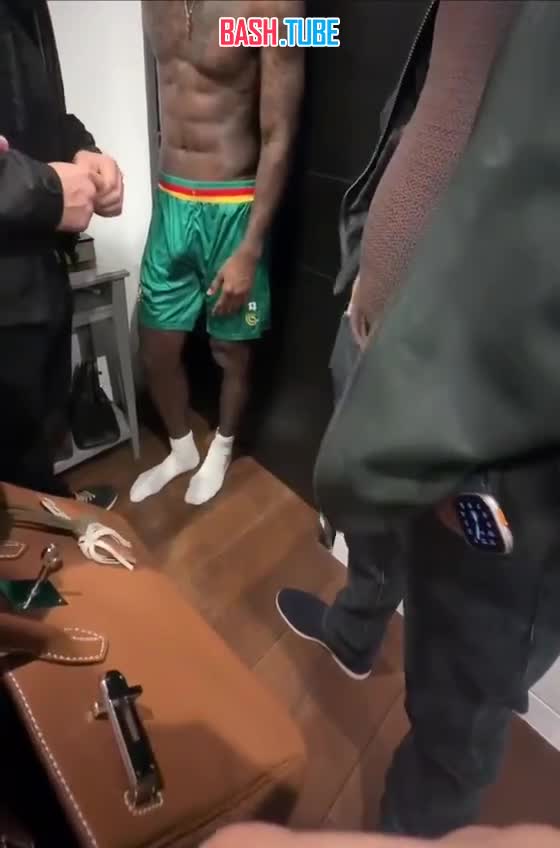  Футболист московского «Динамо» Муми Нгамалё поссорился со своей девушкой, вырвал ей волосы и выгнал из дома