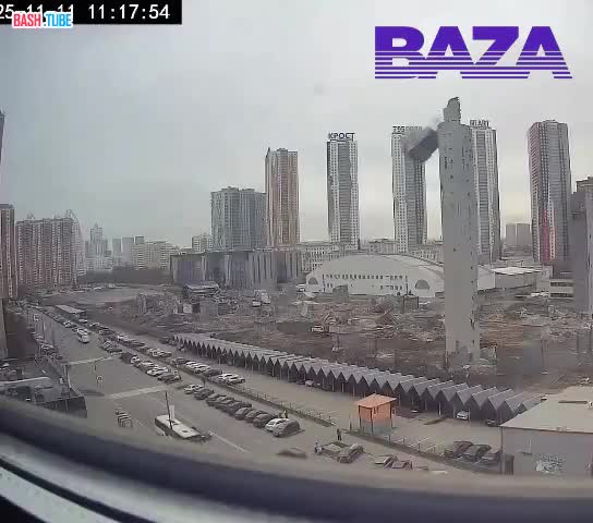  Десятки автомобилей повреждены из-за обрушения «Снежкома» в Подмосковье