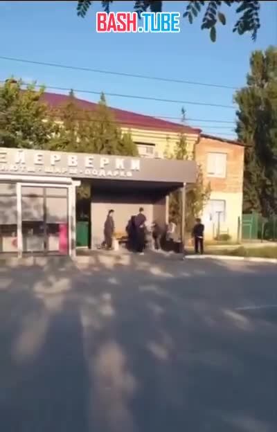  В Каспийске толпа подростков избила ребёнка у остановки