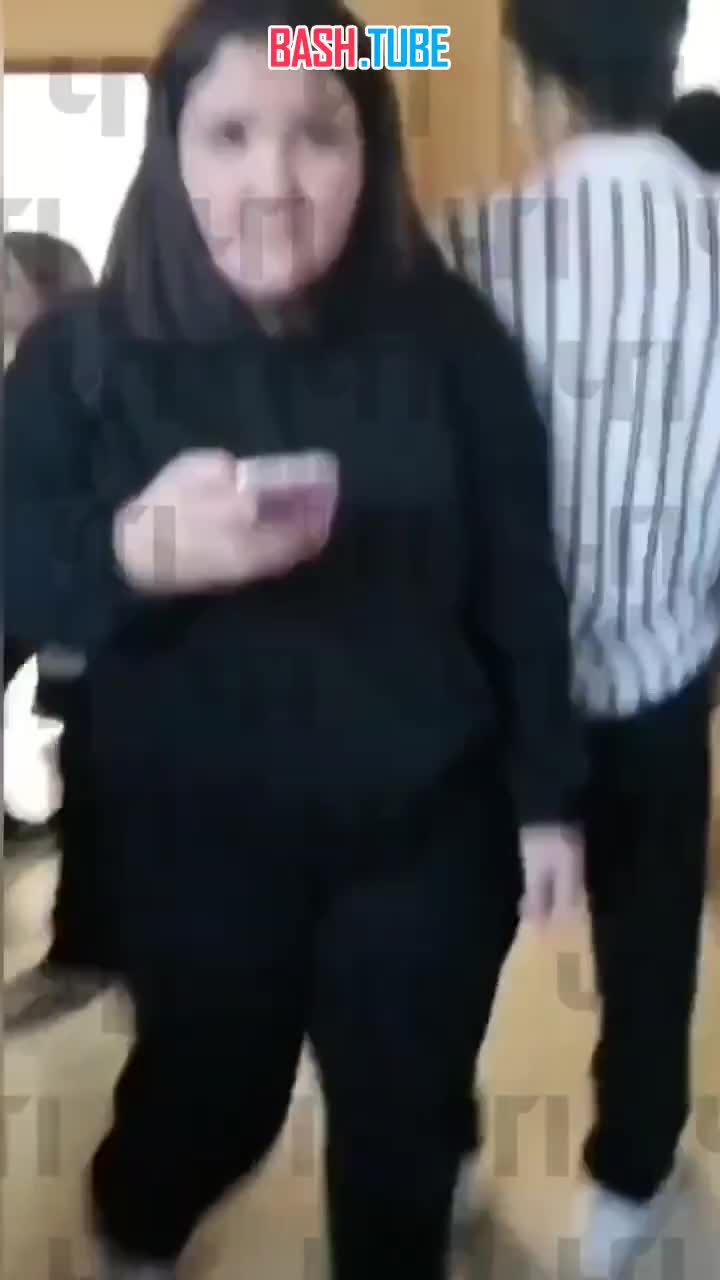  В одной из подмосковных школ во время перемены ученик ударил по носу сверстника, а затем достал нож