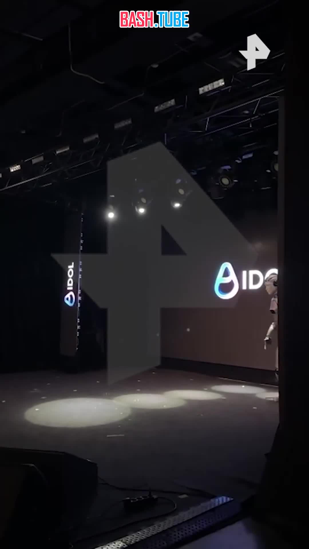  В России представили первого антропоморфного робота с ИИ