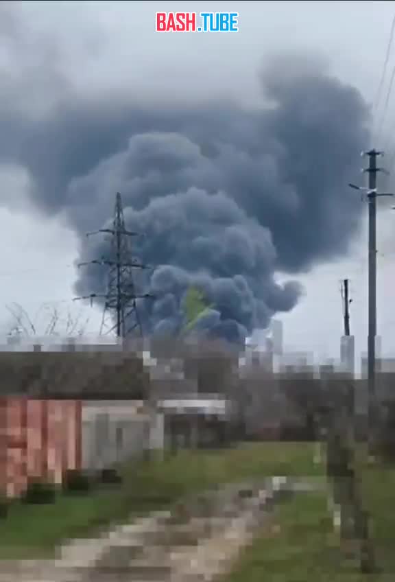  Сильный пожар в промзоне города Сумы после ударов БПЛА