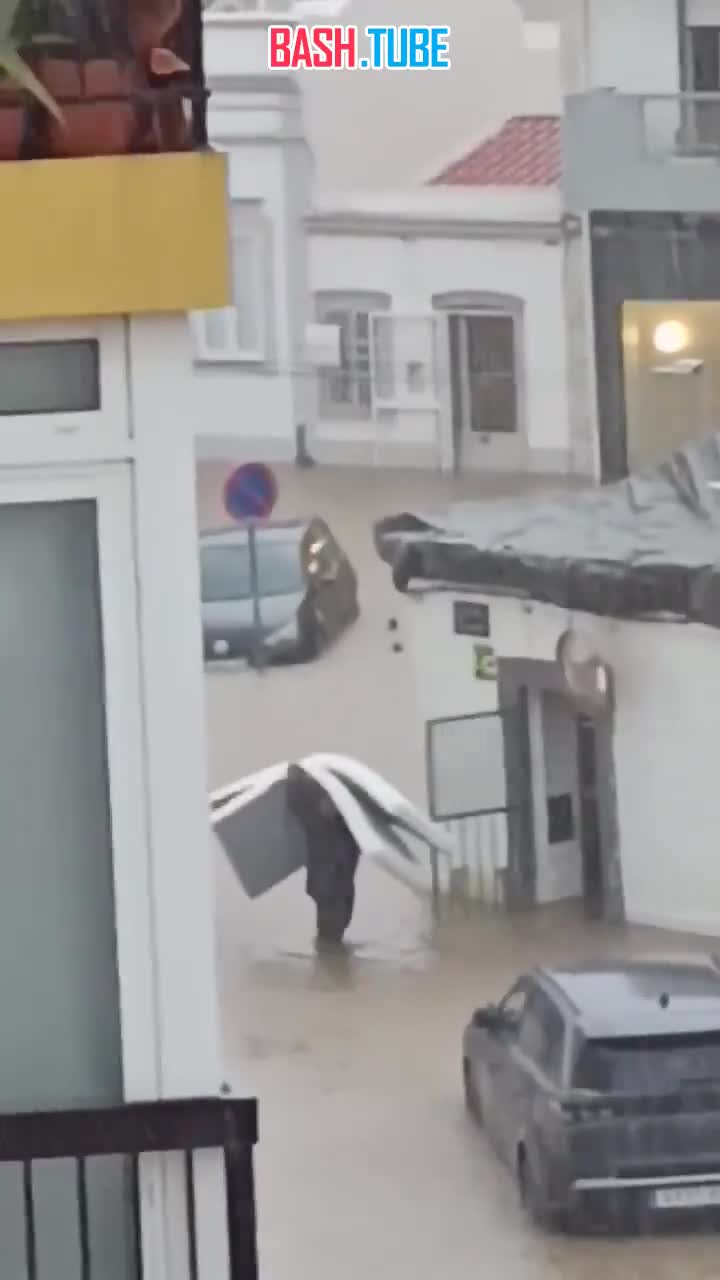  Шторм «Клаудия» унес жизни и парализовал Португалию, - португальские СМИ