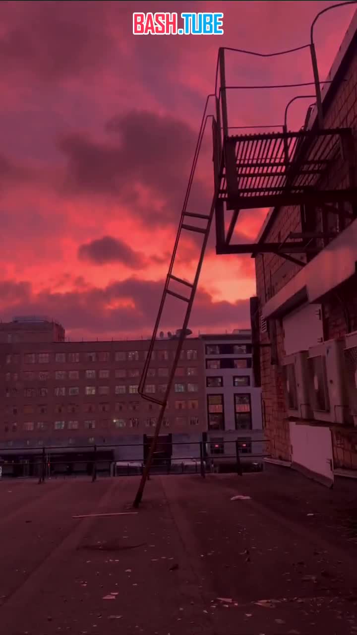  Красивое небо накрыло Москву и область