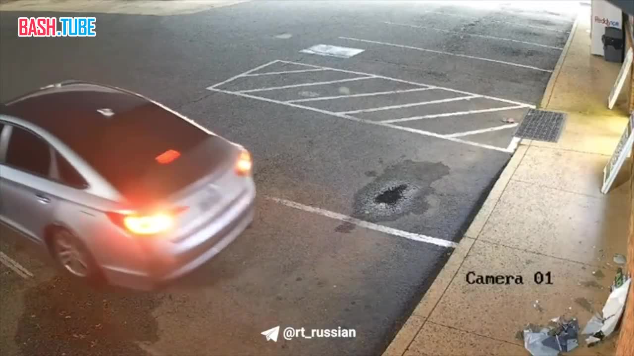  Банда из девяти человек приехала на ограбление фирмы, чудом уместившись в одном небольшом седане