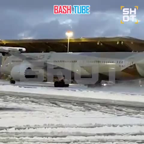  Около 40 рейсов задержано в аэропорту Санкт-Петербурга на фоне мощного снегопада