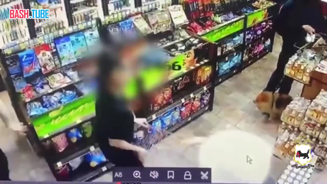  Покупательница накинулась на продавщицу и с силой бросила ее об пол в Иркутске