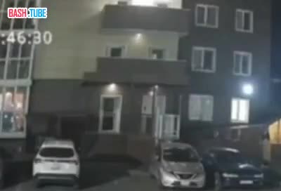  В Приморском крае девушка случайно выпала из окна 6 этажа и выжила