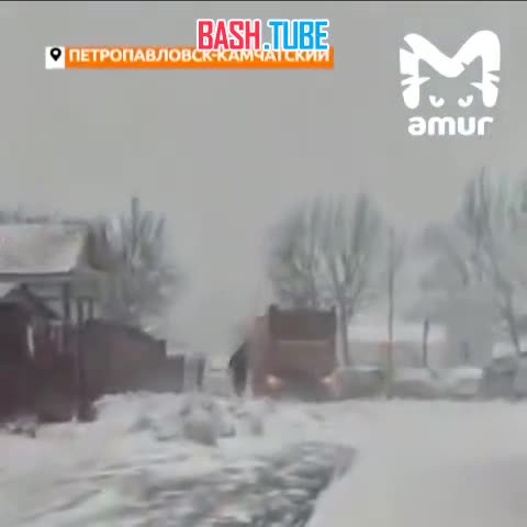  Самосвал без водителя дрифтовал в центре Петропавловска-Камчатского