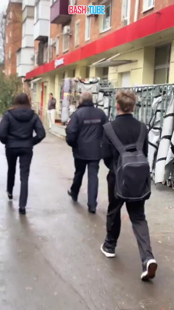  В Краснодаре подросток со спины плюнул в полицейского