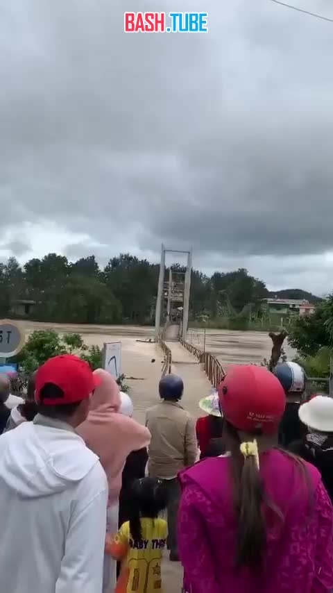  41 человек погиб, девять пропали без вести в результате наводнения во Вьетнаме