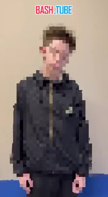  В Краснодаре подросток ради хайпа в тик-токе обхаркал спину полицейскому