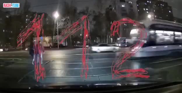  В Москве трамвай сбил двоих пешеходов. Один из них скончался на месте