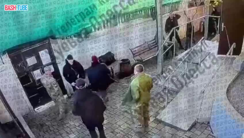  В одесском ТЦК мужчина подорвал себя гранатой