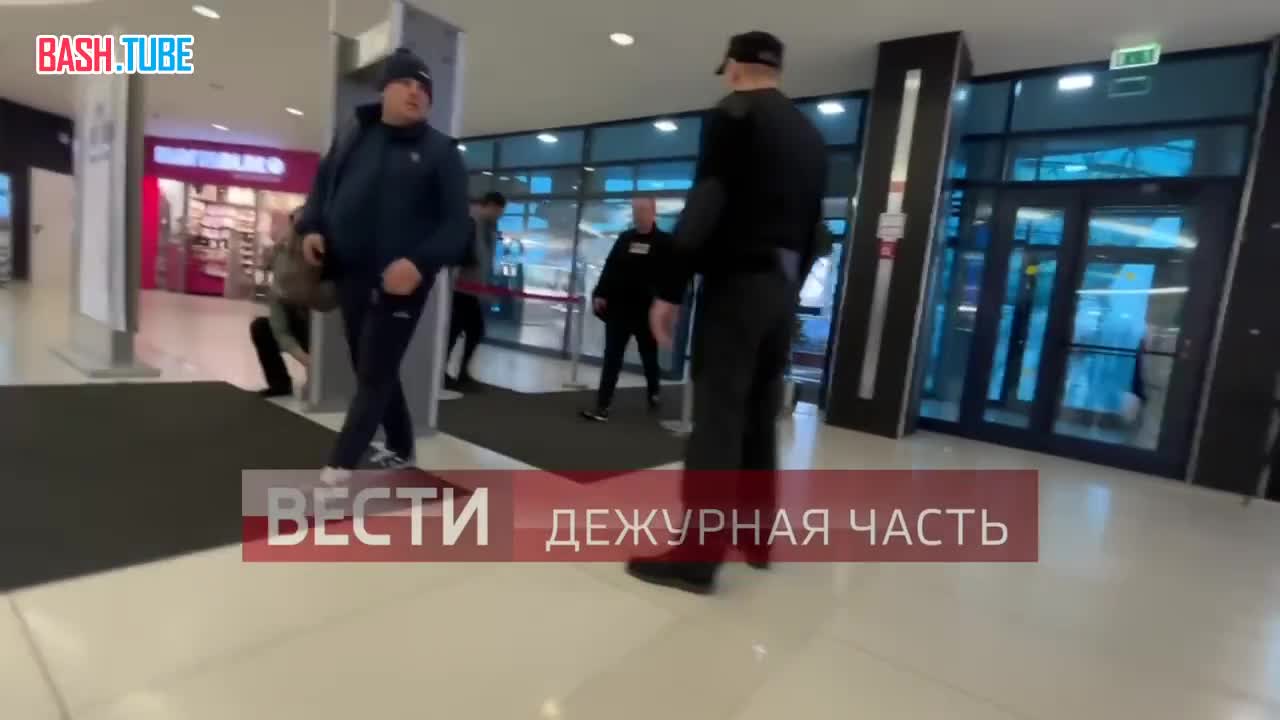  В торговом центре, где 16-летний студент колледжа два раза ударил охранника ножом, усилили меры безопасности