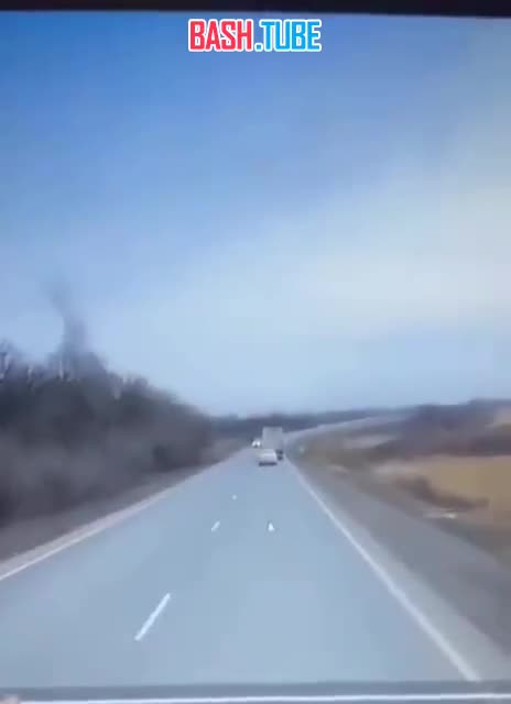  В оренбургской области женщина ехала с 8-летней дочкой по своей полосе, когда навстречу внезапно выскочила легковушка