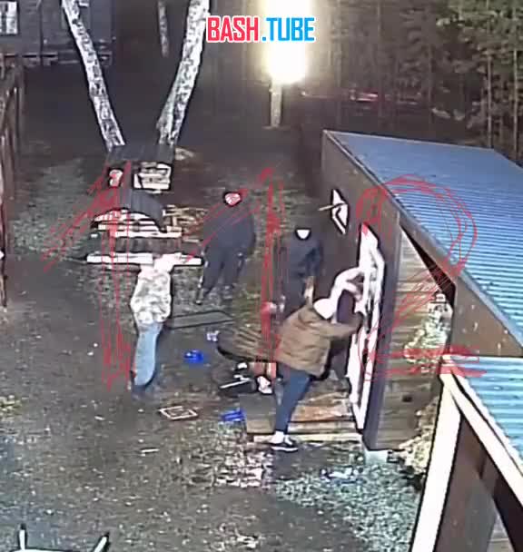  Охранник глэмпинга пострадал из-за погрома неизвестных в Курганской области