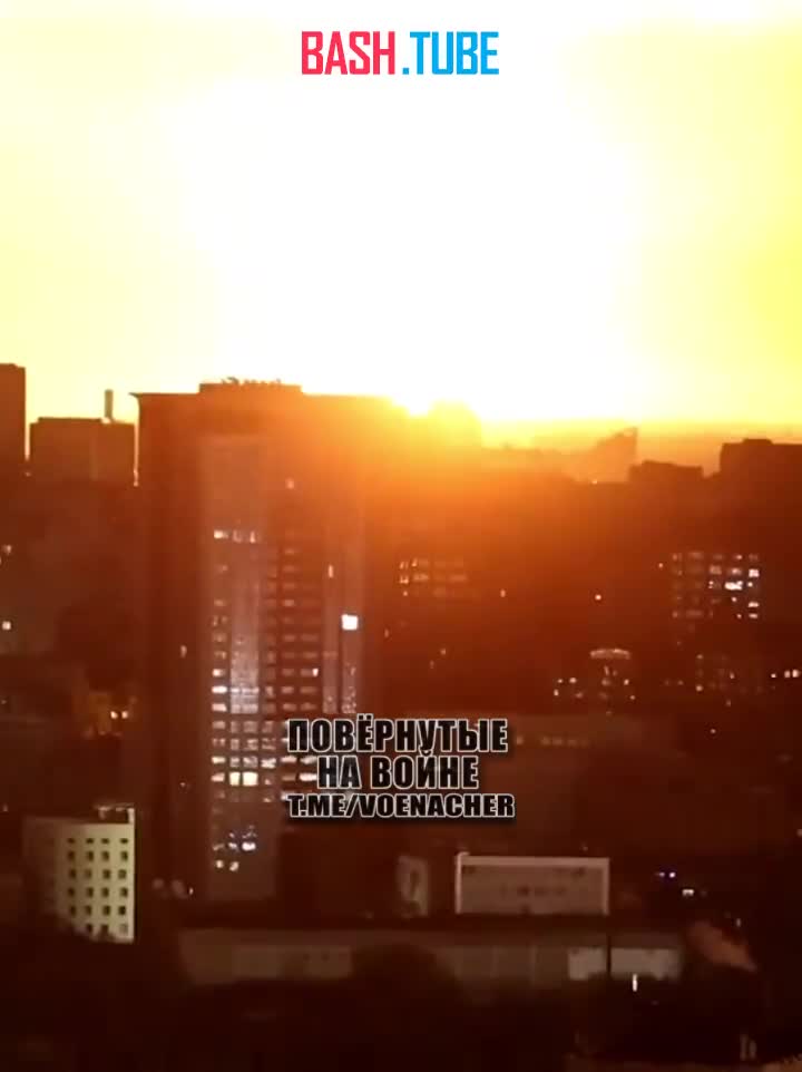  Момент удара дрона-камикадзе по телевышке в Киеве прошедшей ночью