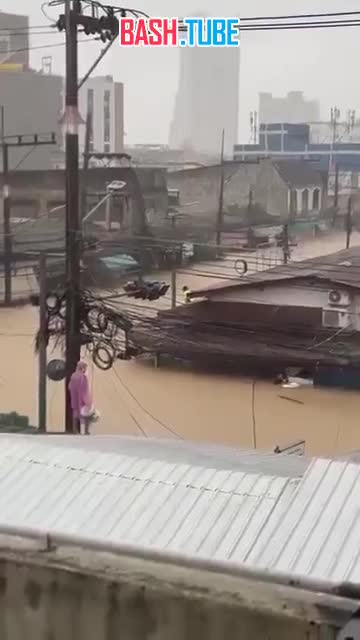  Крупнейший город провинции Сонгкхла в Тайланде уходит под воду из-за продолжающегося наводнения в регионе