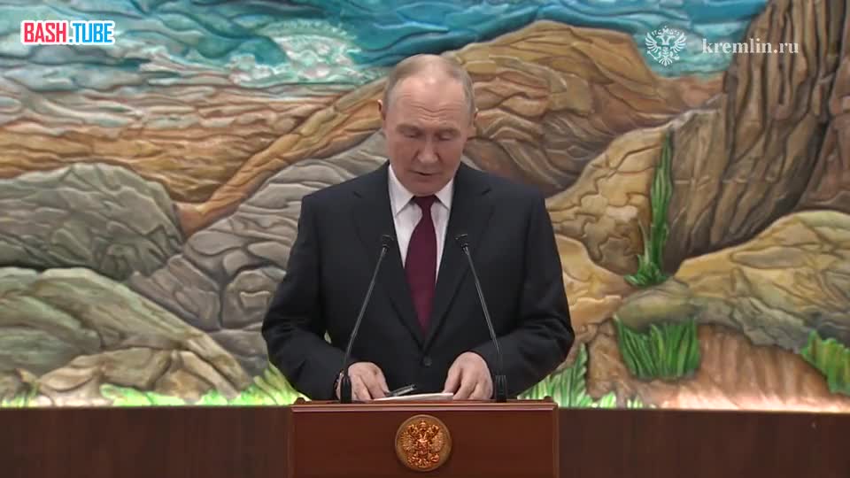  Владимир Путин вышел к журналистам после завершения заседания ОДКБ в Бишкеке