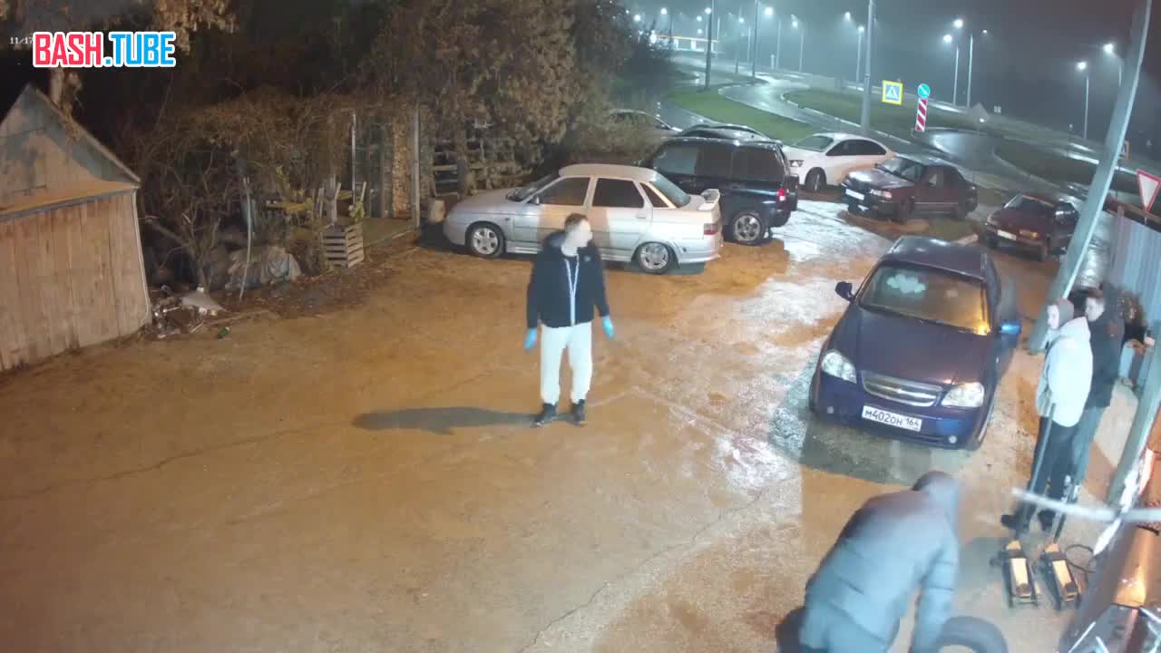  В Саратовской области пьяный водитель автокрана смял несколько автомобилей и скрылся с места ДТП