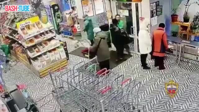  В Москве посетительница с ножом ранила кассиршу ради того, чтобы украсть косметику