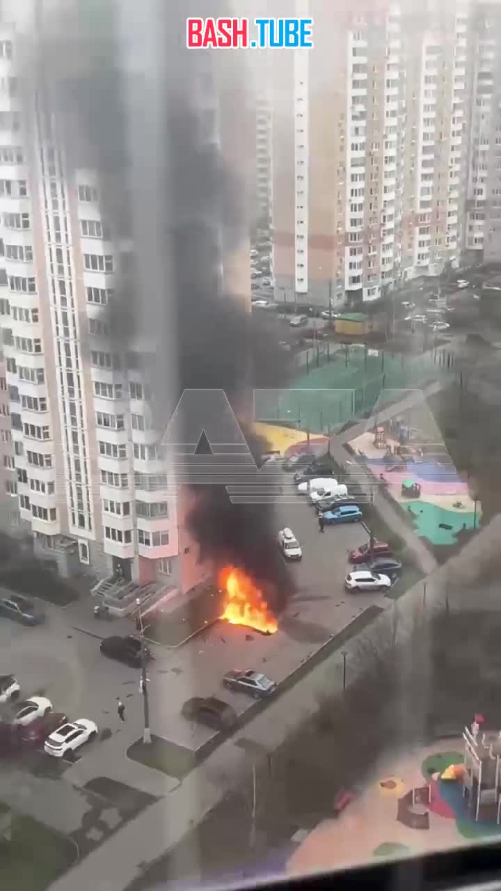  Автомобиль взорвался во дворе жилого дома в Новой Москве